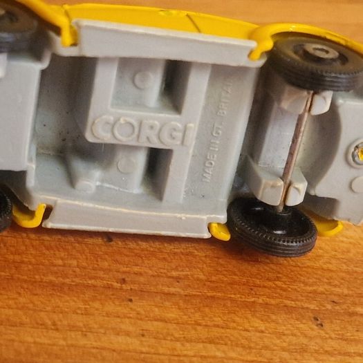 4 vintage toy cars -