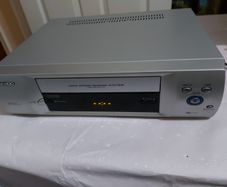 DAEWOO VHS Player, Silver, Model No. ST220PI, in excellent condition, seems to be working fine