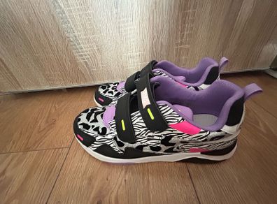 Primigi trainers size uk4 EU37 New