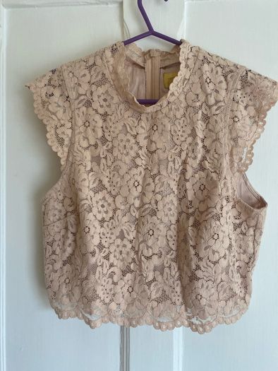H&M peach/nude cropped lace top