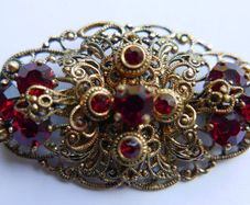 Vintage Ornate Oval Ruby Glass Domed Filigree Gold Tone Brooch Pin