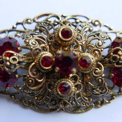 Vintage Ornate Oval Ruby Glass Domed Filigree Gold Tone Brooch Pin
