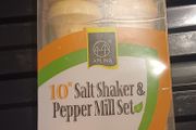 Salt and pepper shaker