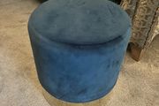 Blue poof