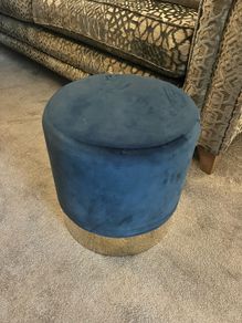Blue poof