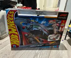 Hot Wheels formula one track