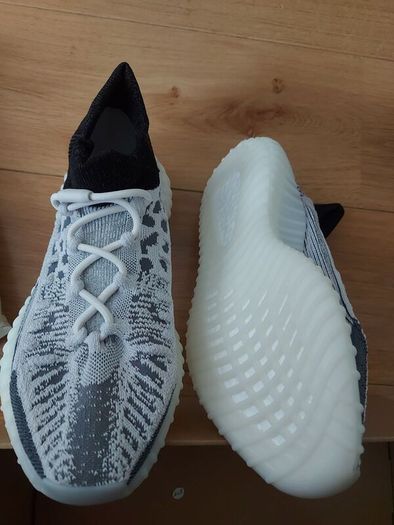 Yeezy 350 V2 UK 10 and UK 11