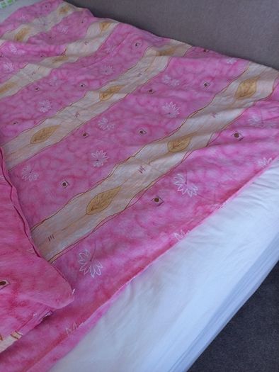 Single bed set.