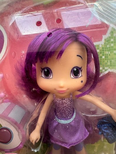 Strawberry Shortcake Sweet Beats Doll Plum Pudding Damaged Box Please see photos
