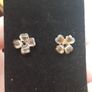 Small flower earrings Image 2