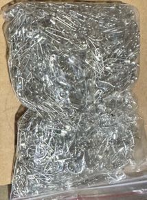 Brand new small safety pins 1000 pieces