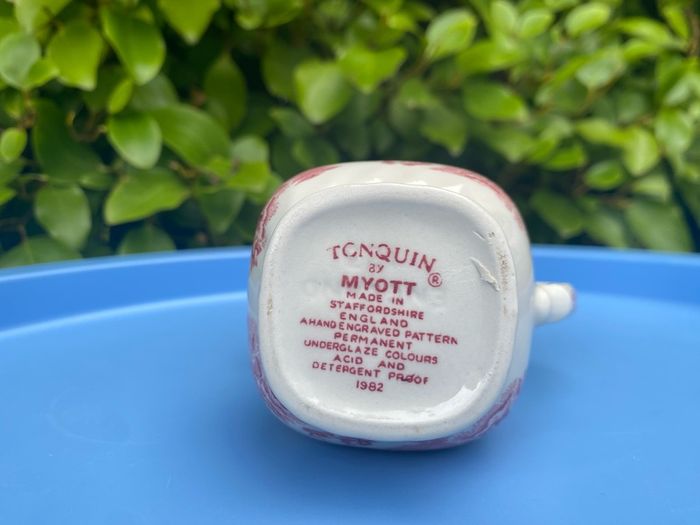 Myott milk jug