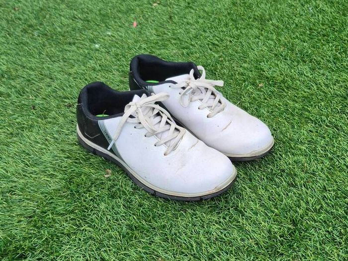 golf shoes