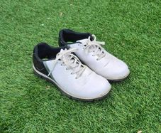 golf shoes