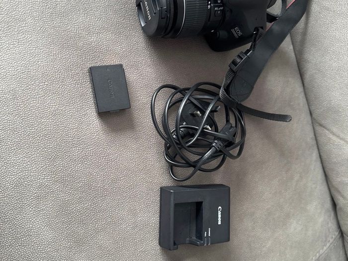 Canon 2000D, 18-55mm Zoom lens