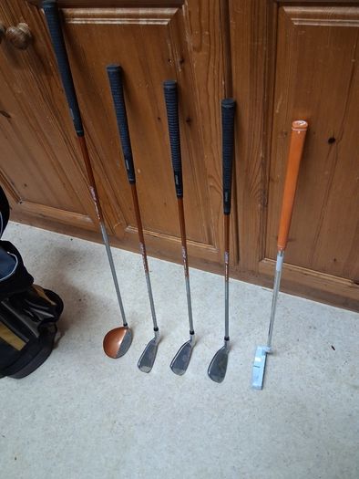 Golf set Golf Clubs For A 4 to 6 Year Old.
