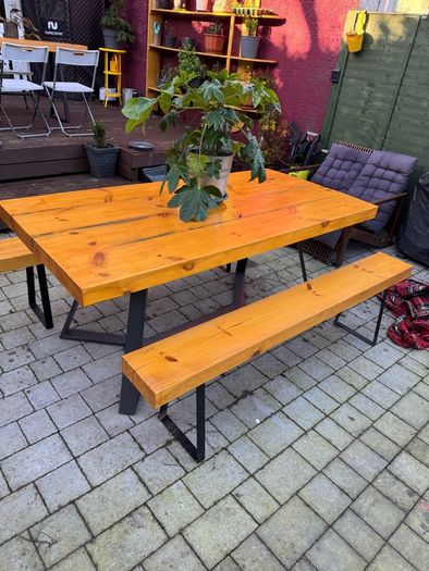 Indoor/outdoor wood table and benches 8p