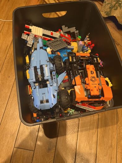 Large box of Varies sets Lego & figures
