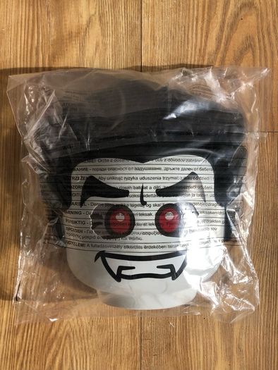Lego Dracula: Mask & Gloves