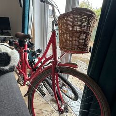 Raleigh Willow pink ladies bike with all accessories and tools