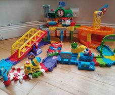 V-Tech Toot Toot Train Station