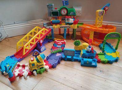 V-Tech Toot Toot Train Station
