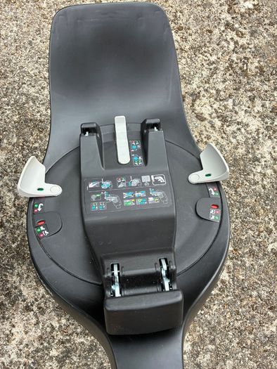 Maxi-Cosi Pebble 360 Car Seat and isofix