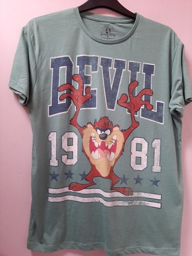 New Tasmanian Devil tee shirt tag attached