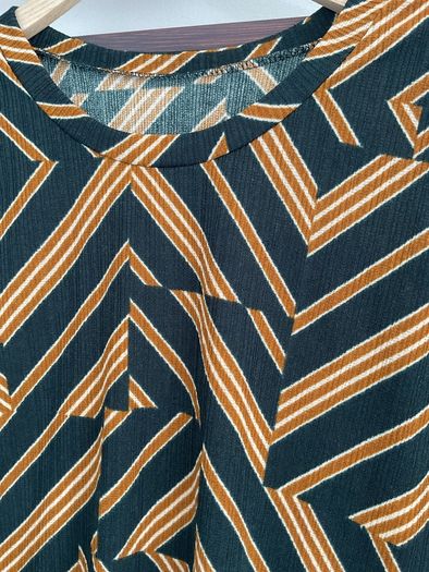 top Bnwt dark green & mustard top onesize