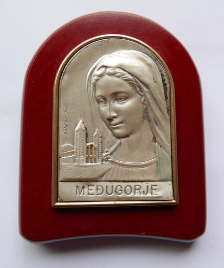 Vintage Sterling Silver stamped  "Ag" (silver) Our Lady Queen of Peace Medugorje Bosnia Mary