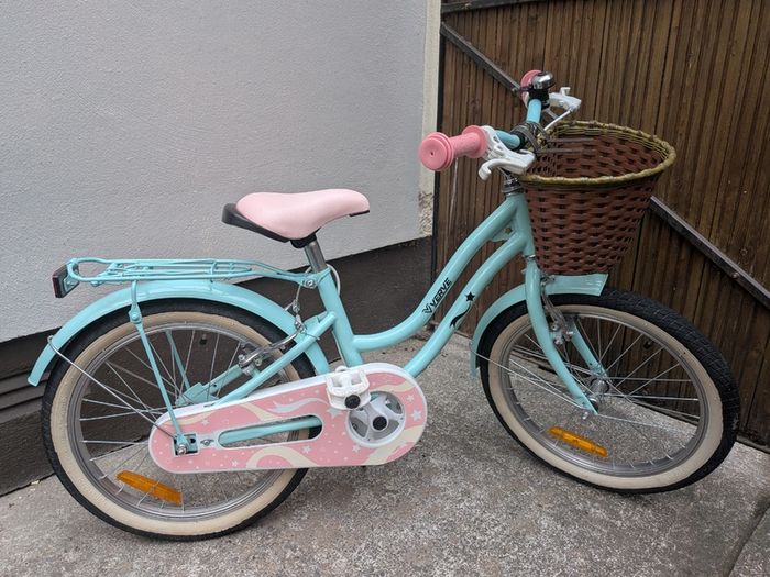 18" Verve Star Girls Bike with Basket & Rear Rack Mint&Pink
