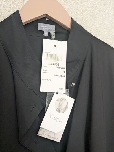 YOONA black back bow dress size 20