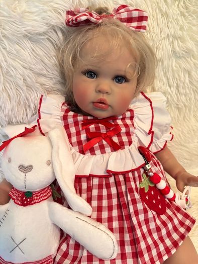 Reborns By Laura.  Stunning Baby Crystal.  Heavy, Weighted Reborn Doll.  Welcome to View