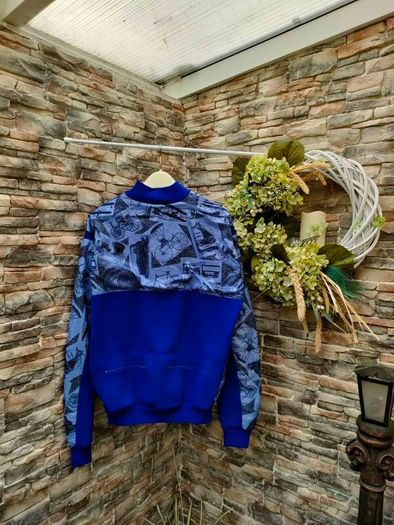 Vintage 80s 90s cycling jacket  Perfect condition  Size medium  Perfect for festivals  Unique piece