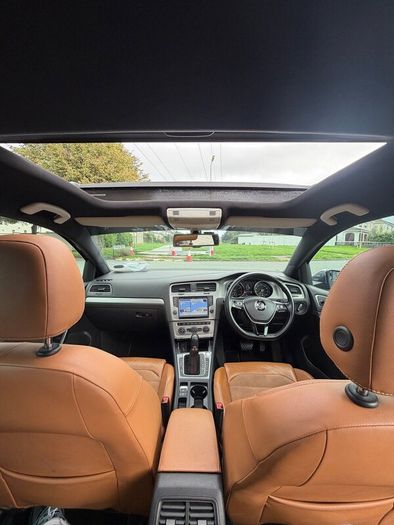 Volkswagen Golf Milano Edition Sunroof