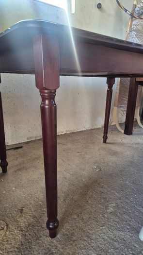 Expanding kitchen table