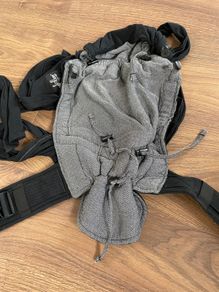 Baby carrier / sling