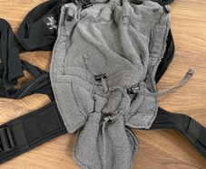 Baby carrier / sling