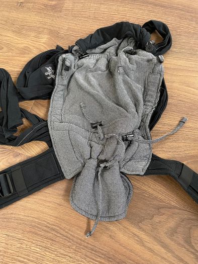 Baby carrier / sling