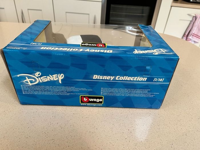 Disney Fiat 500 Minnie Mouse 1/18 Burago