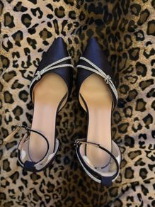 Occasion navy satin shoes - Quiz