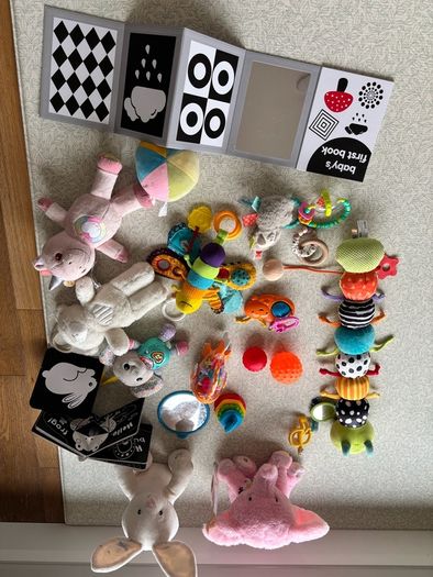 baby bouncer, playmat and toys