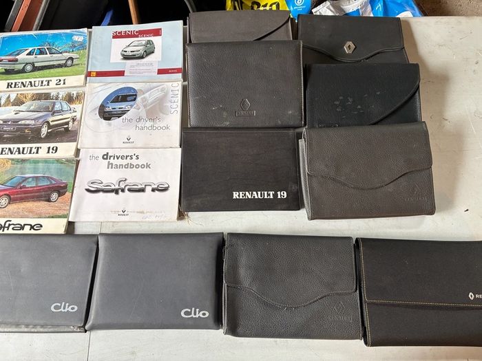 Renault Handbooks, Manuals & Brochures .