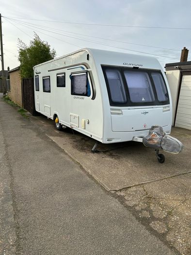 Lunar Quasar 554 4 Berth caravan