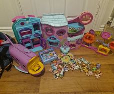 Littlest pet shop bundle mini brands