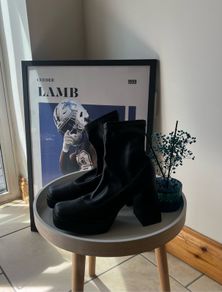 Black chunky platform boots / size 7 (40)