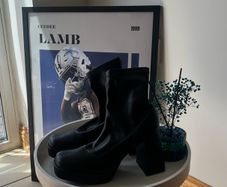 Black chunky platform boots / size 7 (40)
