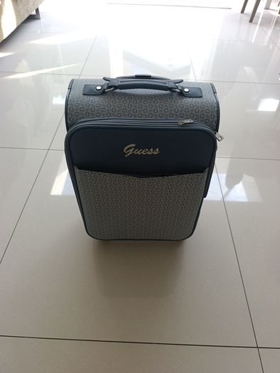 Carry on case with travel bag