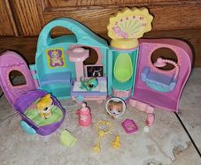 Littlest Pet Shop Get Better Center Playset Vet