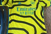 Arsenal 23/24 Away Kit Size Medium